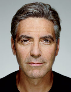 George Clooney, un mono que huele su trasero, 2 Girls 1 Cup y cuando las cosas comienzan a salir mal…
