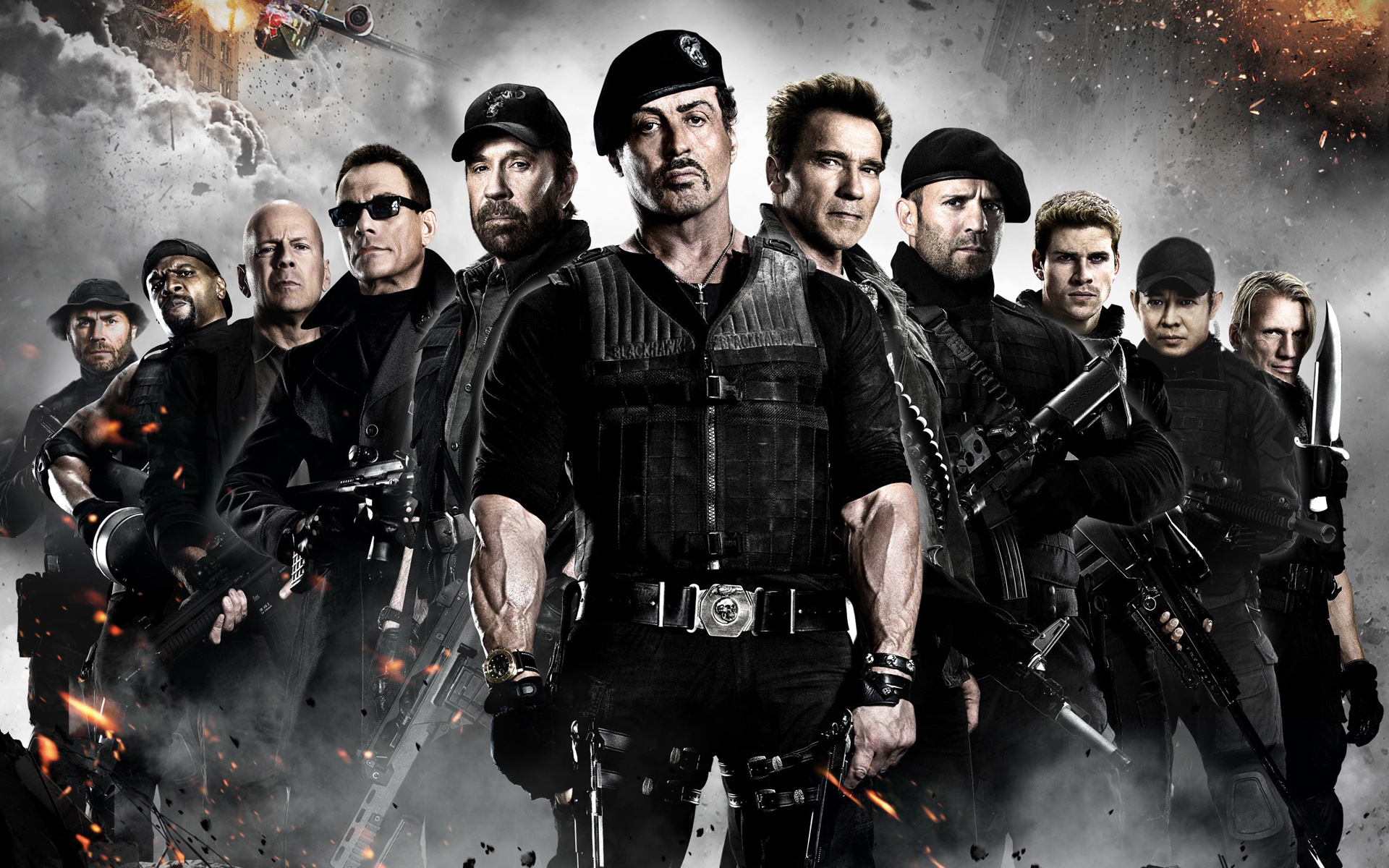 Trailer de The Expendables: Stallone patea boinas rojas