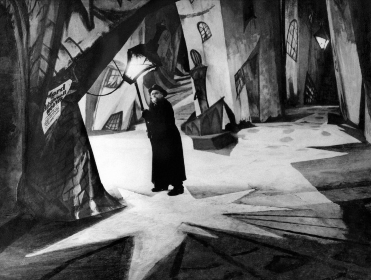 Fotograma de la película expresionista alemana El Gabinete del dr. Caligari